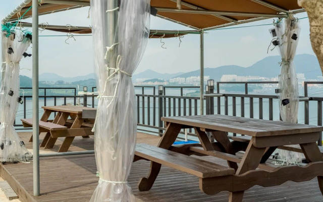 Yeosu Sunset Hostel and Pension