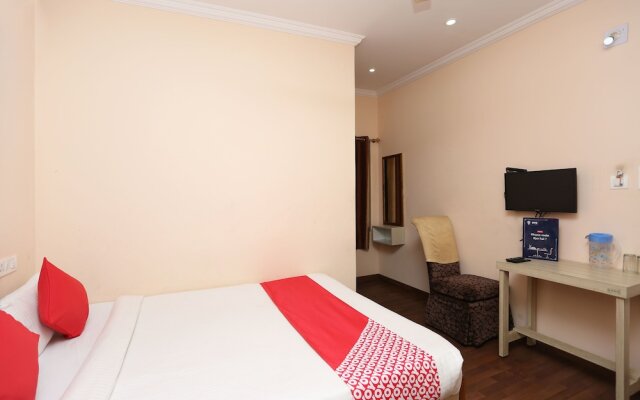 OYO Flagship 8346 LazyStays