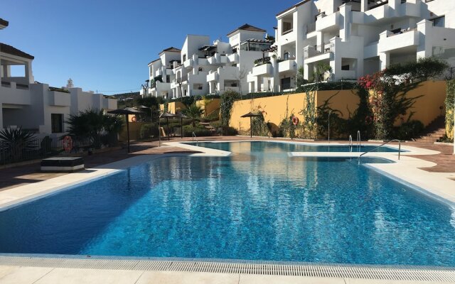 2 Bedrooms Apartment with Garden View