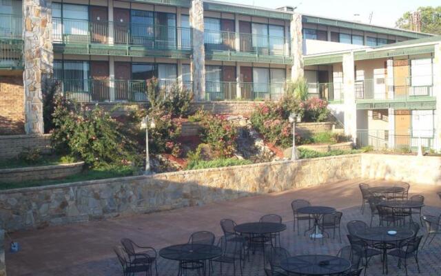 The Highlander Lodge Danville