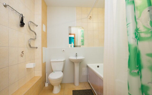 Etazhi 1. Bibliotechnaja - Komsomol'skaja