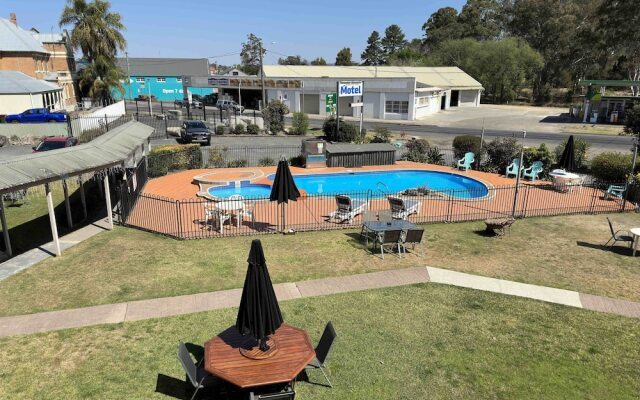 Bucketts Way Motel