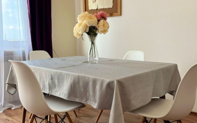 Apartment 77