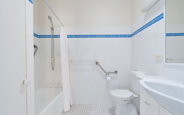 Sandy Point Road, 8, Sandy Bottoms