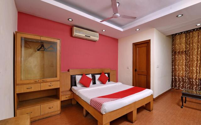 OYO 305 Hotel Rajdeep Palace