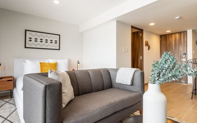 Casai Roma 1BR Chic PH