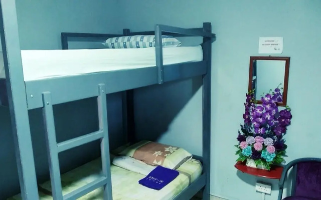 Step In Lodge Hostel
