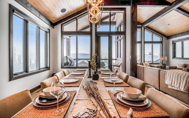 Opulence At Big White