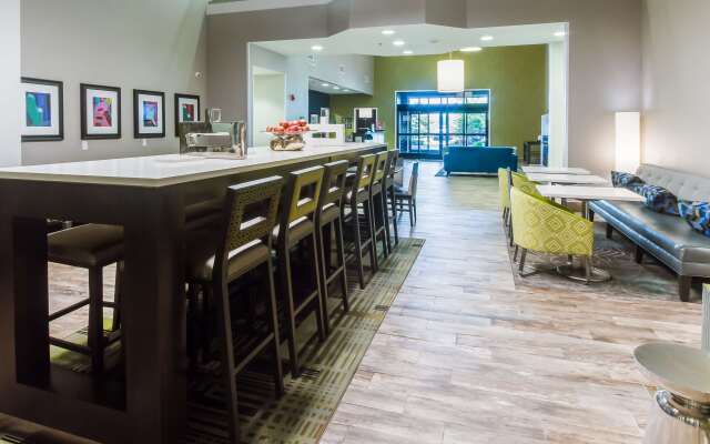 Hampton Inn White House