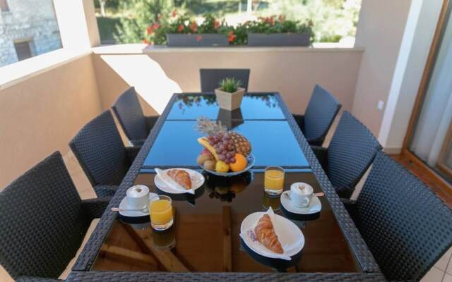 Charming 6-bed Villa in Vižinada