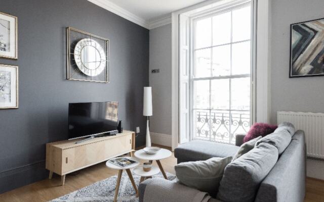 The Riverside Escape - 3bdr in 3 Central Apartments