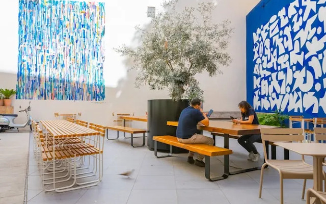 The People - Marseille - Hostel