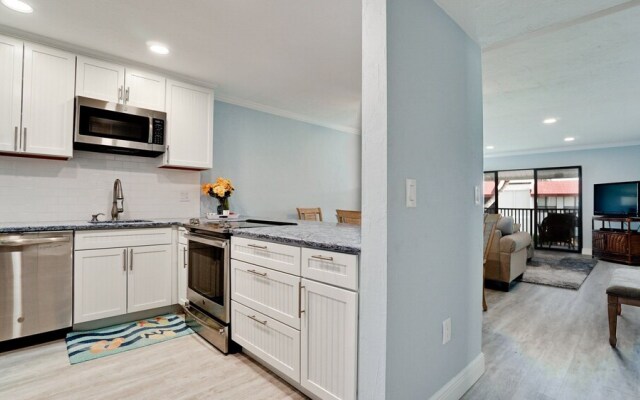 Runaway Bay 270 - 1357301