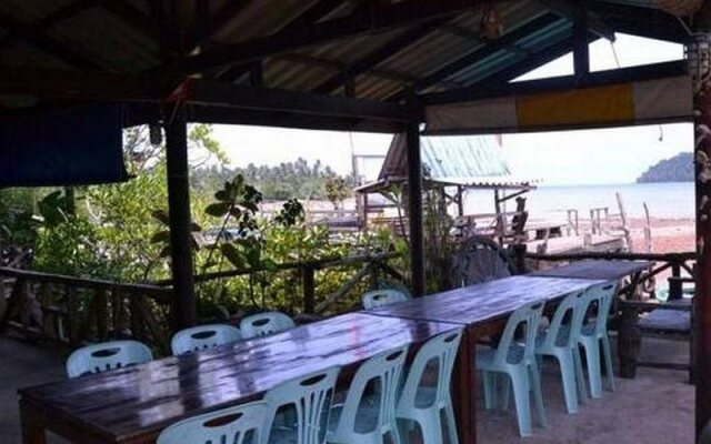 Rommai Chailay Resort & Seafood