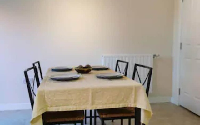 Entire 3 Bedroom House Manchester Free Parking