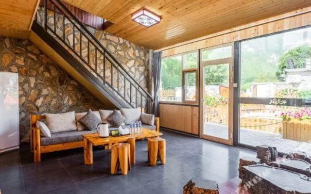 Floral Hotel LongQiangXia YingJing Inn