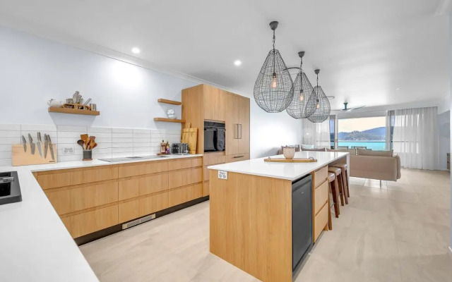 The Elite F208 by HamoRent on Hamilton Island