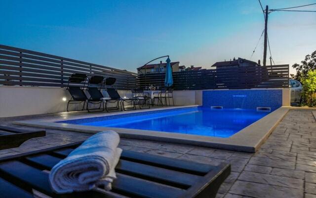 Zdene - private pool - A2(6)