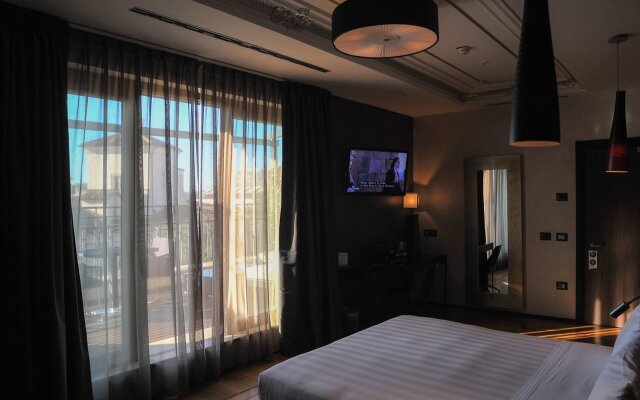 Отель Divina Luxury Hotel