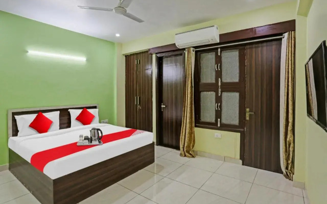 Oyo Flagship 700795 Pl Residency