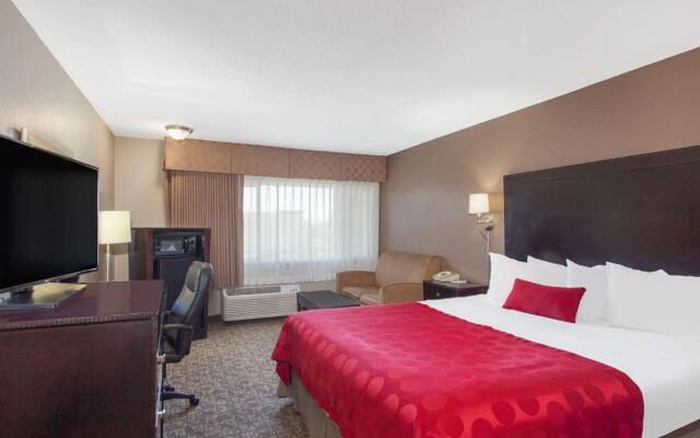 Ramada by Wyndham Fresno North