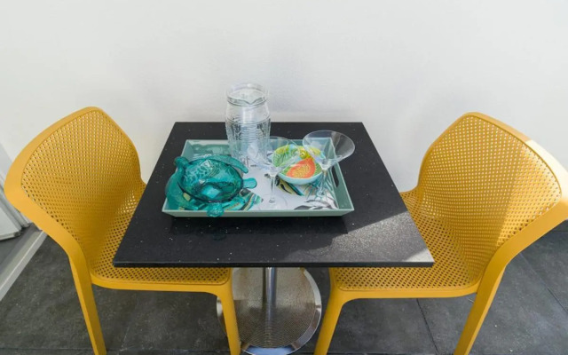 Luxury Suite Over The Beach