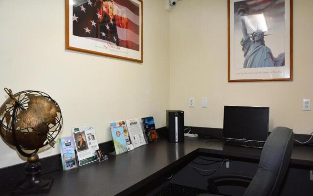 FairBridge Inn & Suites Dupont