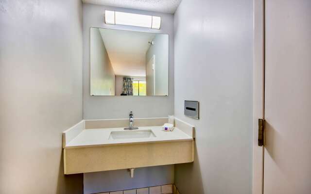 Motel 6 Jeffersonville, In - Louisville