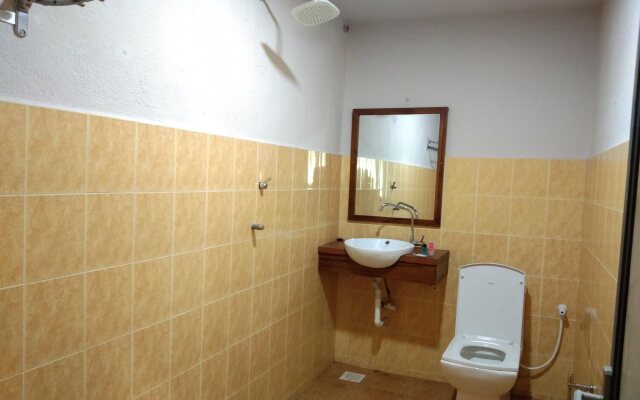 Room V @ Jalan Sultanah Near Bus Stop Batu Pahat