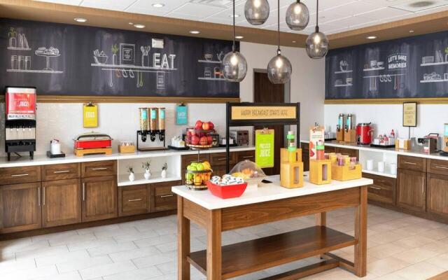 Hampton Inn & Suites Alachua I-75