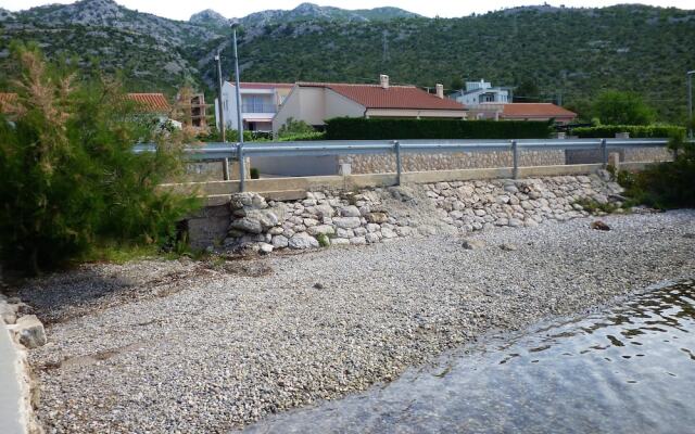 Apartments Tisa With Seaview