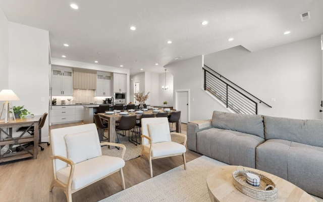 Desert Beachcomber 5 Bedroom Townhouse