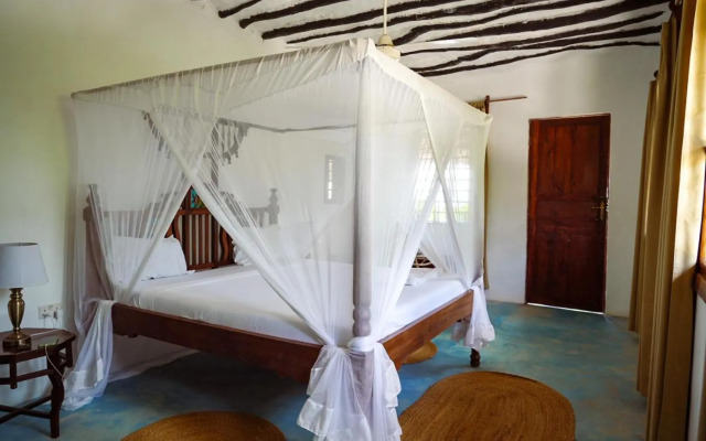 Makuti Beach Bungalows