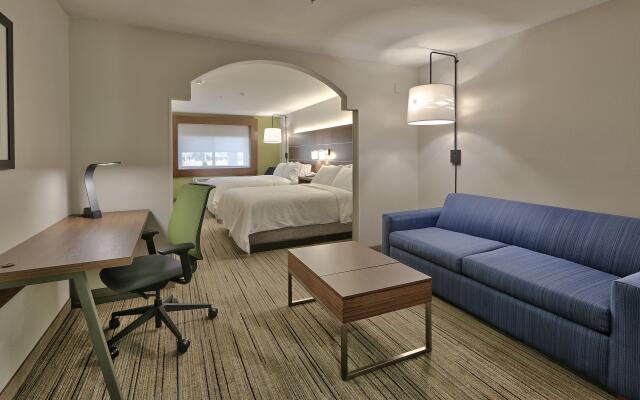 Holiday Express & Suites Portales by IHG