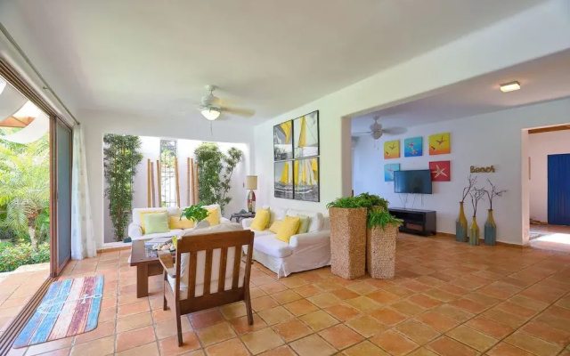 Beach Villa in El Portillo Sleeps 12