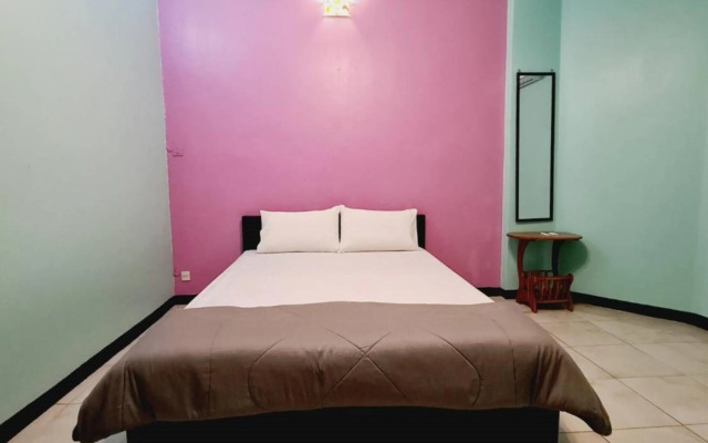 Royal Land Mae Klong Hotel