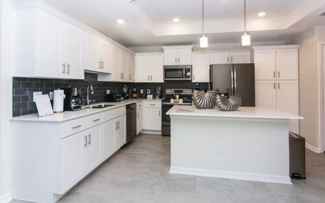Family  Apartment at Storey Lake 272969