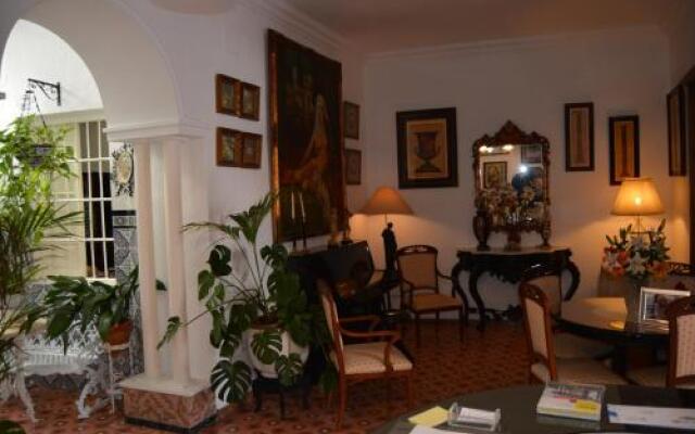 Hostal Residencia Mena