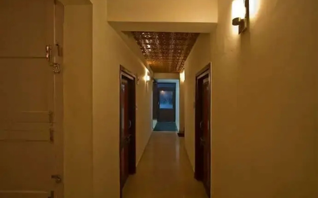 Goroomgo Meadows Manali