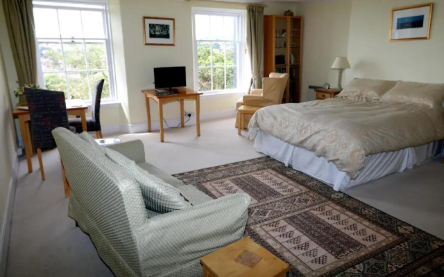 Lammas Park House
