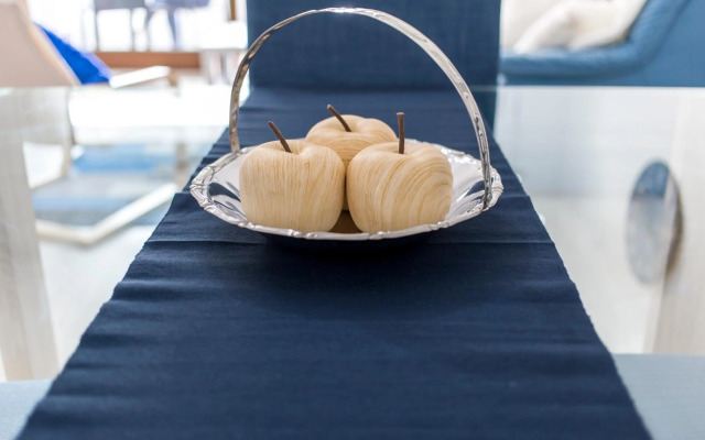 Metro Lapa House with sunny balcony and A/C