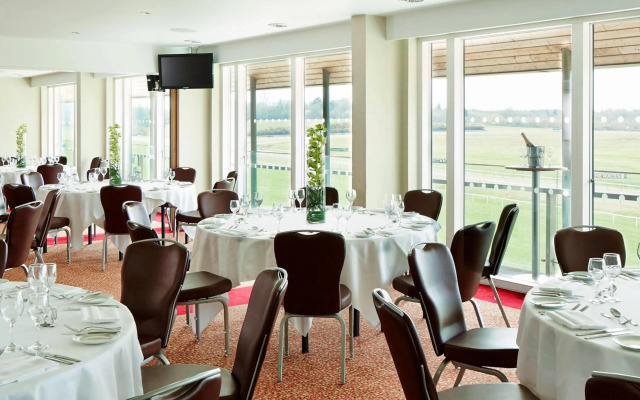 Lingfield Park Marriott Hotel & Country Club