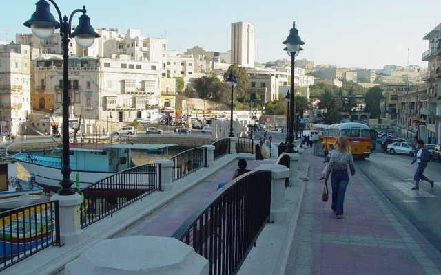 Apartment With Pool Near Beach In St Julians