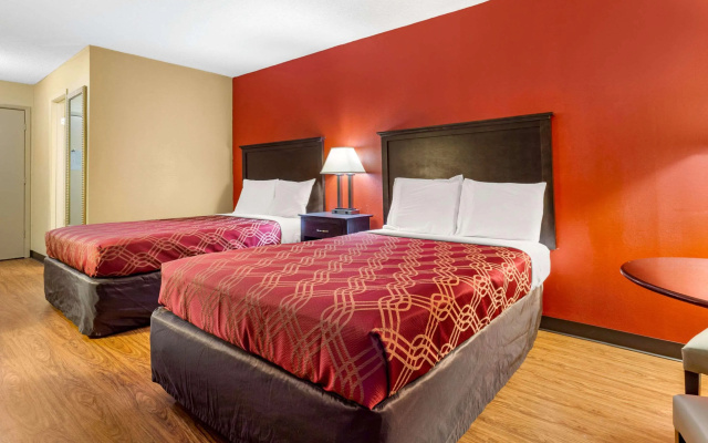 Econo Lodge Burlington I-40 - Image 5