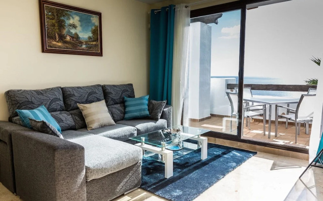 2 bedrooms apartment with sea view