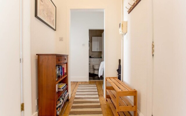 Old Town Stylish Apartment - 5 mins walk to Castle