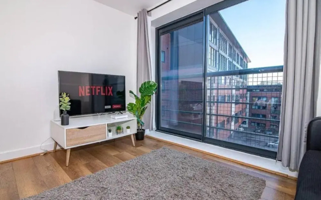 2br-sleeps6-wifi-smarttv-o2academy-ws87