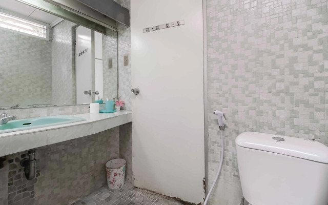 RedDoorz near Kebayoran Baru Blok S