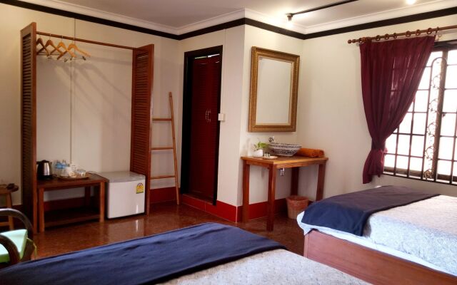 The Cashew Nut Guesthouse