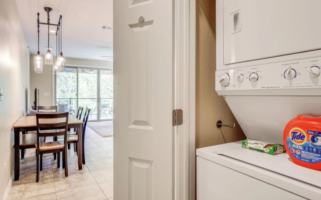 'rio Vista' Condo: Direct Guadalupe River Access!